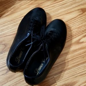 Dance Class clogging/tap shoes size 2.5
